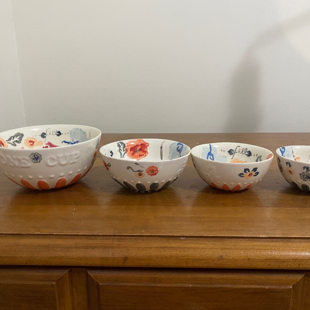 Anthroplogie measuring cups